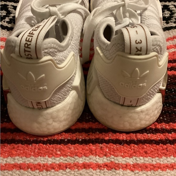 Size 8 - adidas NMD_R1 Metallic Plugs - Cloud White W - Picture 5 of 5